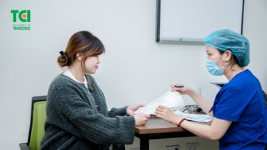 Sản dịch hết rồi lại ra máu tươi có nguy hiểm không?