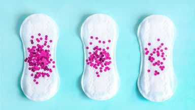 Máu báo thai ra nhiều như máu kinh có làm sao không?