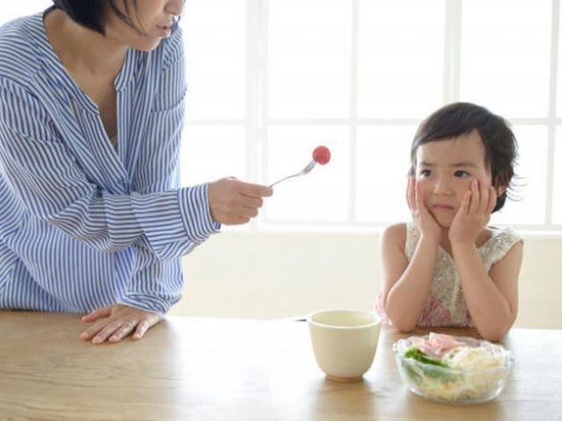Có nhiều nguyên nhân khiến trẻ 2 tuổi biếng ăn