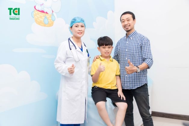 cha mẹ cần chủ động tìm hiểu những thông tin về bệnh viêm amidan để từ đó có thể nắm được các lưu ý trong chăm sóc trẻ để giúp trẻ mau chóng hồi phục sức khỏe.