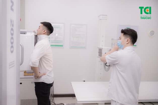 chụp X-quang phổi