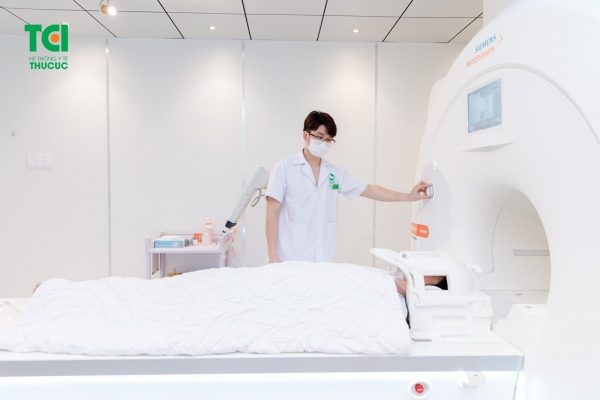 chụp mri tầm soát nguy cơ đột quỵ ở giới trẻ