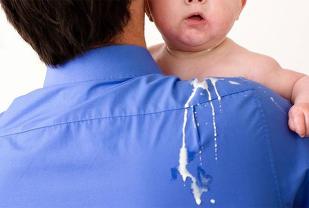 Nôn trớ sau khi ăn là tình trạng nhiều trẻ em gặp phải
