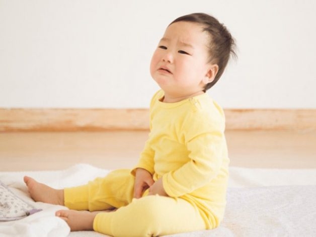 Trẻ bị táo bón thường xuyên khiến bố mẹ cảm thấy vô cùng đau đầu