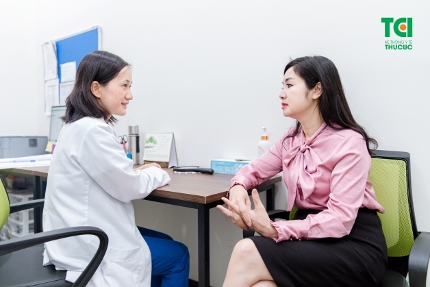Lão hóa là một trong những nguyên nhân dẫn đến tình trạng khô mắt