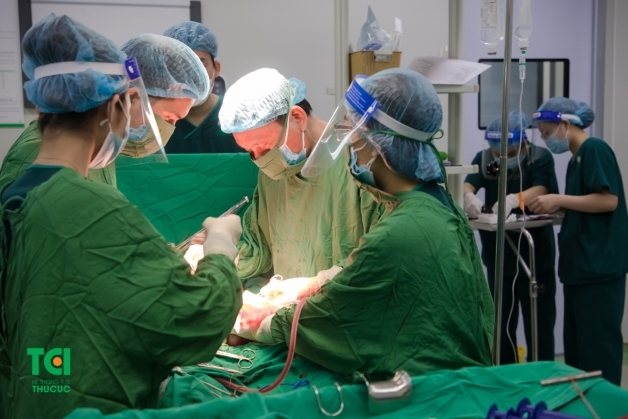 Người bệnh sẽ chỉ thực hiện phẫu thuật khi mà đã trải qua một thời gian sử dụng thuốc nhưng không mang lại hiệu quả.