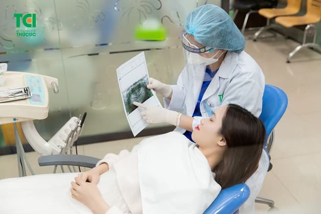 Tốt hơn hết, bạn nên thăm khám với bác sĩ chuyên khoa từ sớm để có phương pháp điều trị thích hợp