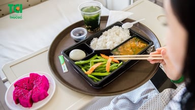 Sau mổ chửa ngoài tử cung nên ăn gì và không nên ăn gì?