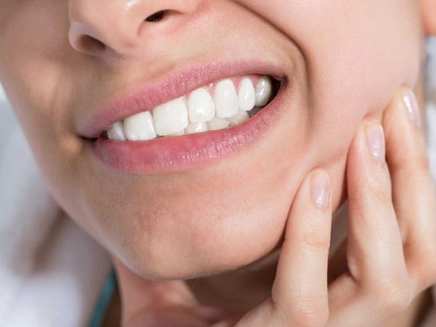 Không chữa răng sâu sớm, bạn có thể bị viêm xương hàm
