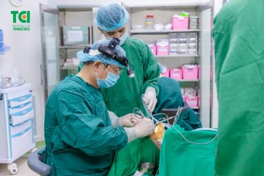 Cắt viêm Amidan – 30 phút giải cứu nữ bệnh nhân 25 tuổi