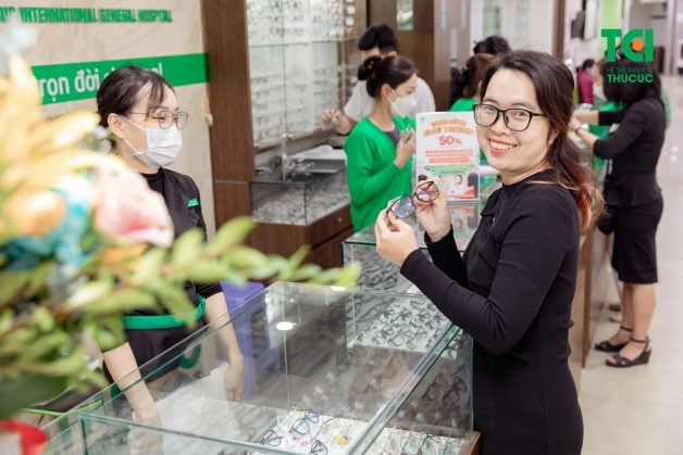 chọn kính mắt tốt