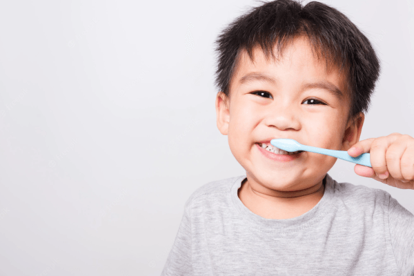Chăm sóc sức khỏe răng miệng trẻ em bằng việc hướng dẫn trẻ chải răng đúng cách