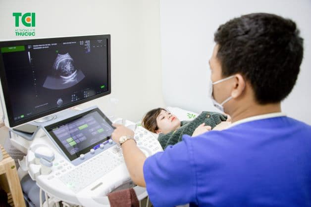 Siêu âm và khám thai 22 tuần giúp bác sĩ quan sát được hình thái và thai nhi từ đó phát hiện sớm các bất thường (nếu có)