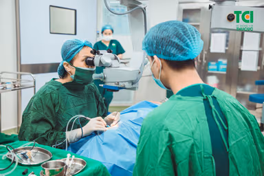 Dấu hiệu và điều trị phù hoàng điểm dạng nang