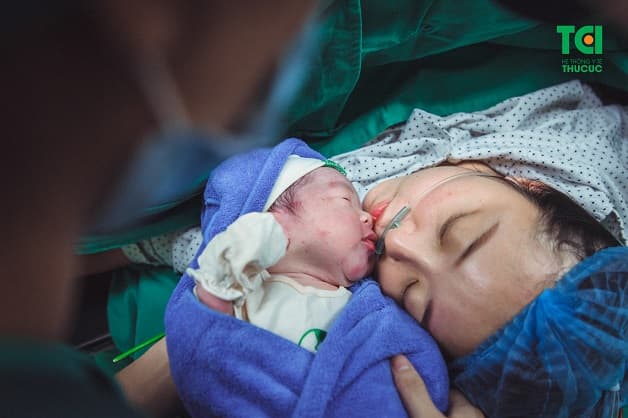 Các mẹ đẻ mổ lần 1 cần chuẩn bị một tâm lý thoải mái, tránh lo âu căng thẳng