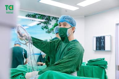 4 ưu điểm của tán sỏi niệu quản nội soi ngược dòng