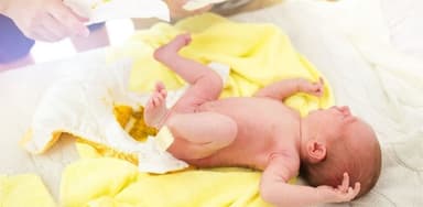 Trẻ sơ sinh bị đi ngoài lỏng có phải tiêu chảy?