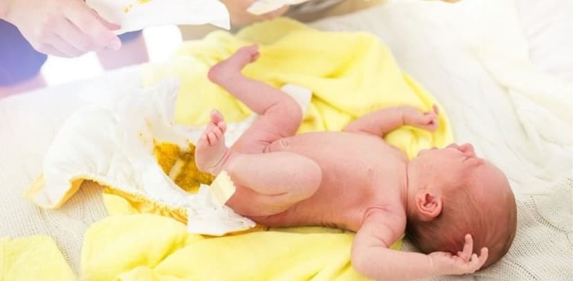 Trẻ sơ sinh bị đi ngoài lỏng có phải tiêu chảy?