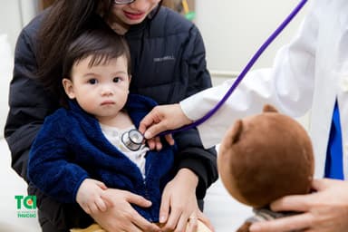 Dấu hiệu viêm phổi trẻ em dễ nhận biết