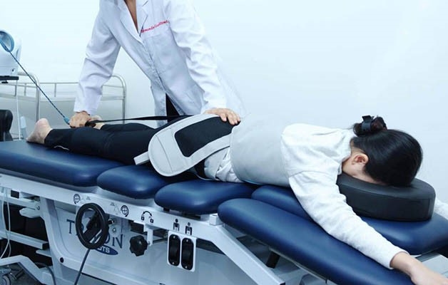 cách điều trị thoái hóa cột sống lưng bằng vật lý trị liệu