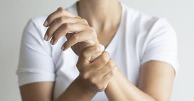 Bệnh viêm dây thần kinh cổ tay và những vấn đề liên quan