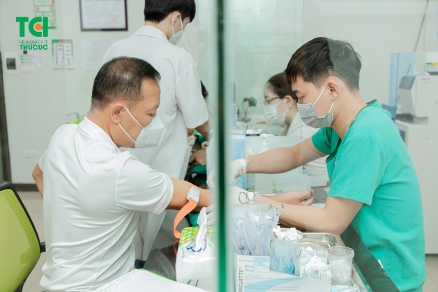 ai mắc ung thư đại trực tràng