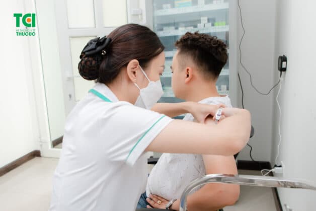 Bị viêm gan b có tiêm vacxin được không?