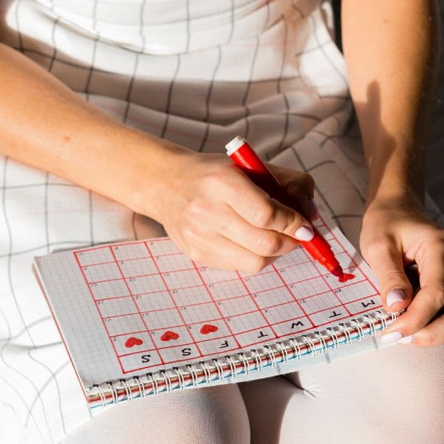 Chị em phụ nữ bị rối loạn kinh nguyệt có quan hệ được không?