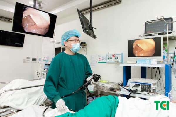 Nội soi đại tràng phát hiện polyp