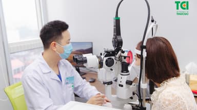 Điều trị tật khúc xạ không cần phẫu thuật bằng Ortho K