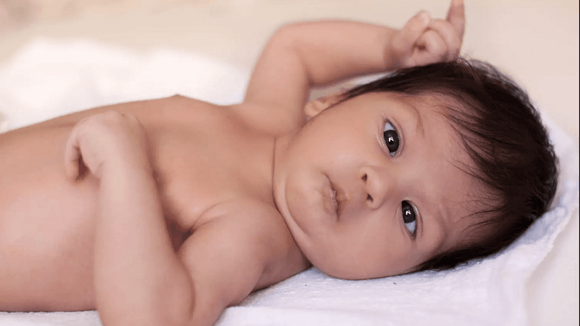 Mắt bé bị lác trong: Nguyên nhân và dấu hiệu nhận biết