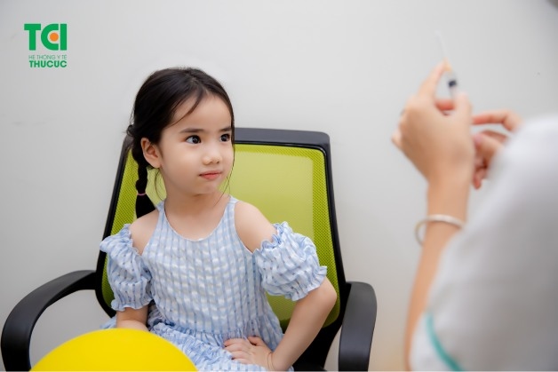 tiêm vắc xin bạch hầu