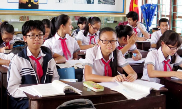 Mối nguy cơ khúc xạ học đường