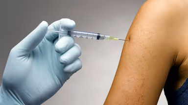 Vacxin HPV cho nam giới: 3 lý do bạn nên tiêm phòng