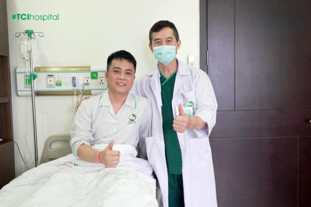 Giải cứu thận lạc chỗ hiếm gặp khỏi tình trạng sỏi gây tiểu máu