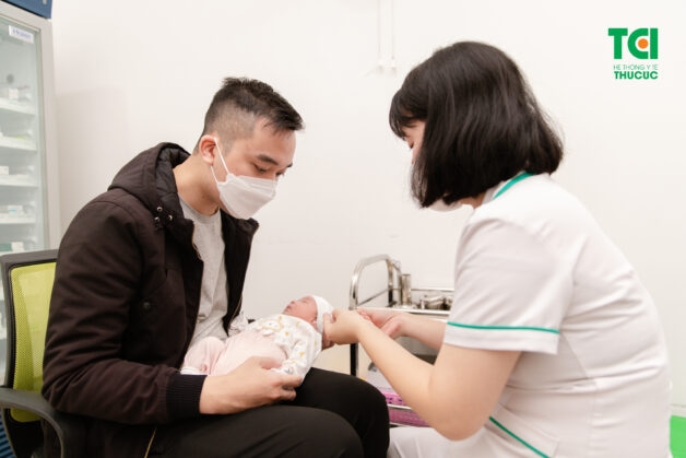 Lưu ý tiêm phòng lao phổi cho trẻ sơ sinh