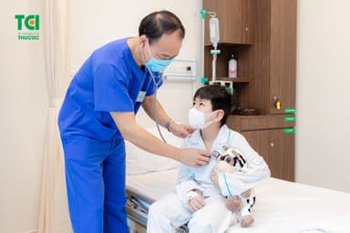 Trẻ sốt xuất huyết mấy ngày thì khỏi, có bị lại không