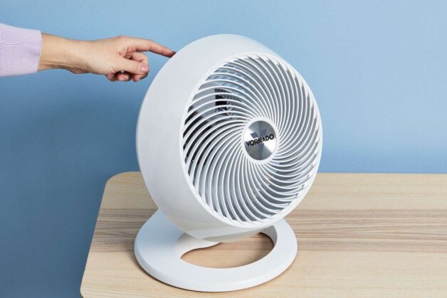 Giải đáp chi tiết thắc mắc: Trẻ bị viêm phế quản có nên nằm quạt?