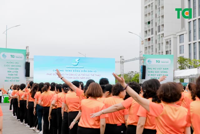 Ảnh Sự kiện Đồng diễn dân vũ – Phụ nữ Việt Nam giàu sức sống