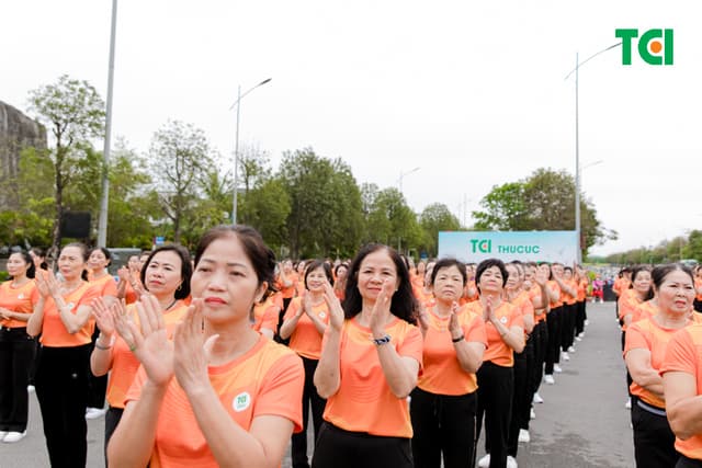 Ảnh Sự kiện Đồng diễn dân vũ – Phụ nữ Việt Nam giàu sức sống