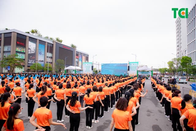 Ảnh Sự kiện Đồng diễn dân vũ – Phụ nữ Việt Nam giàu sức sống