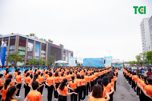 Ảnh Sự kiện Đồng diễn dân vũ – Phụ nữ Việt Nam giàu sức sống