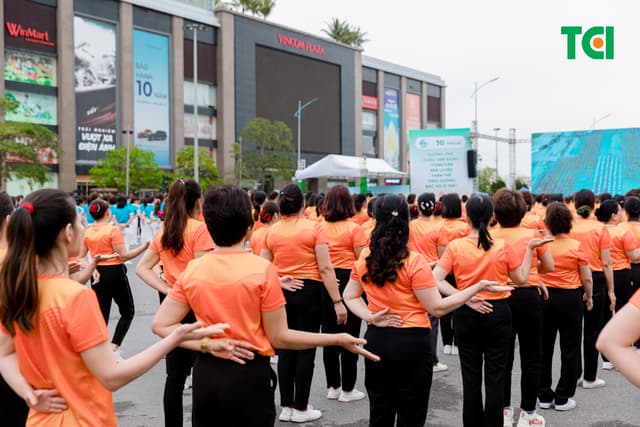 Ảnh Sự kiện Đồng diễn dân vũ – Phụ nữ Việt Nam giàu sức sống