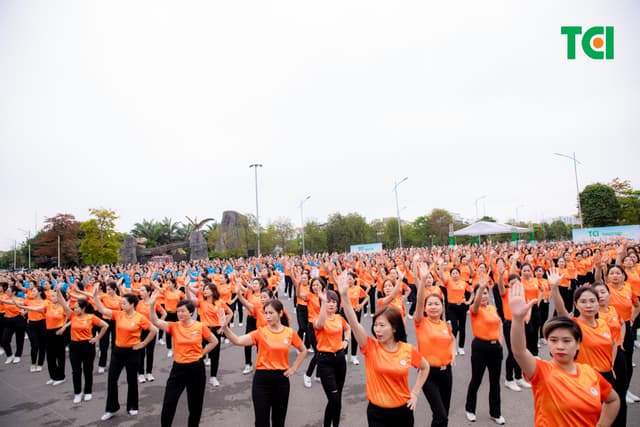 Ảnh Sự kiện Đồng diễn dân vũ – Phụ nữ Việt Nam giàu sức sống