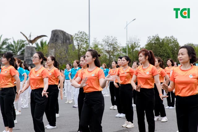 Ảnh Sự kiện Đồng diễn dân vũ – Phụ nữ Việt Nam giàu sức sống