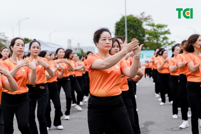 Ảnh Sự kiện Đồng diễn dân vũ – Phụ nữ Việt Nam giàu sức sống