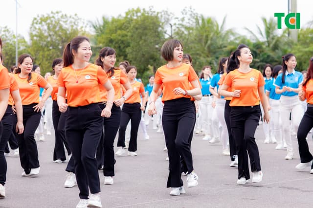 Ảnh Sự kiện Đồng diễn dân vũ – Phụ nữ Việt Nam giàu sức sống