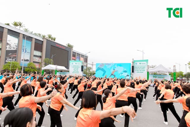 Ảnh Sự kiện Đồng diễn dân vũ – Phụ nữ Việt Nam giàu sức sống