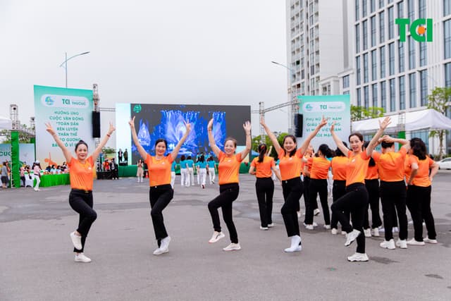 Ảnh Sự kiện Đồng diễn dân vũ – Phụ nữ Việt Nam giàu sức sống