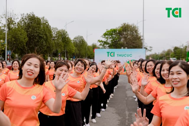 Ảnh Sự kiện Đồng diễn dân vũ – Phụ nữ Việt Nam giàu sức sống